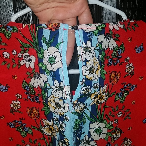 Top - Picture 2 of 3